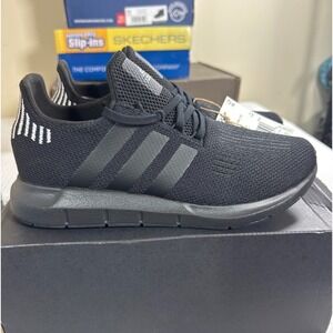Adidas Sneakers Womens 9 Swift Run 1.0 Core Black NIB IE7477